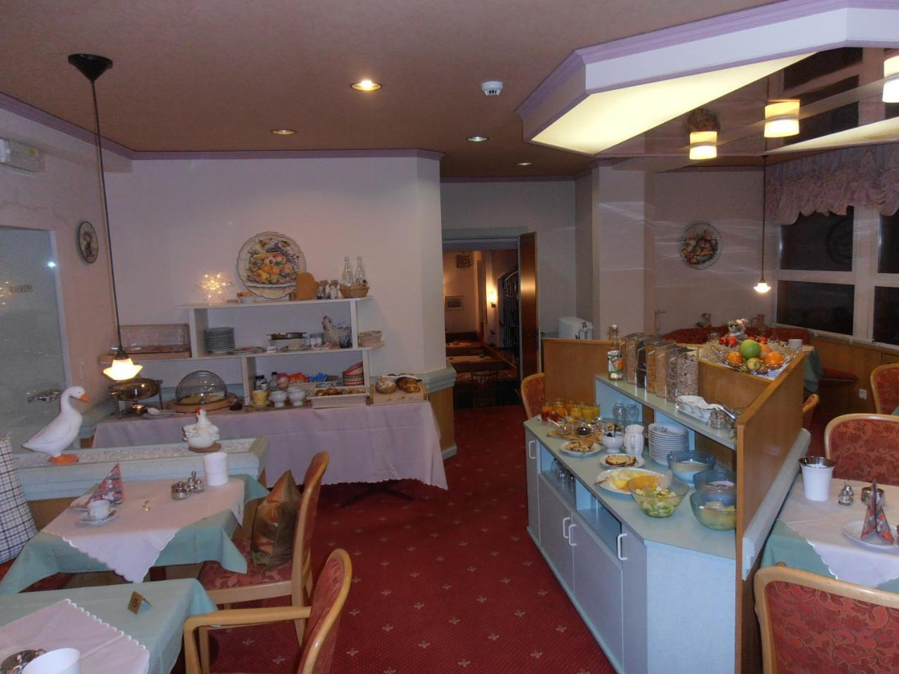 Hotel Restaurant Escher Leukerbad Exterior photo